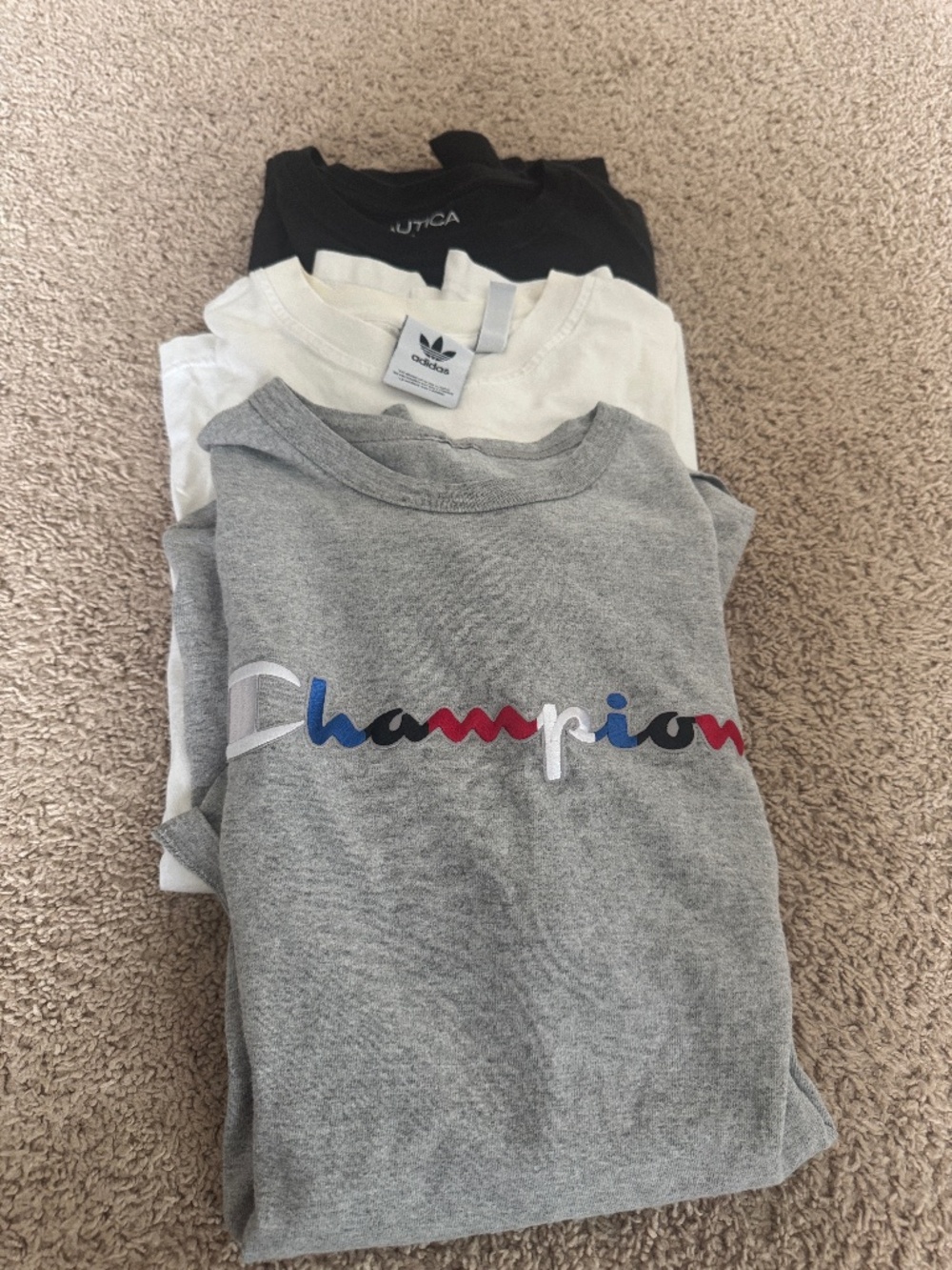 bundle of 3 t-shirts  size l short sleeve